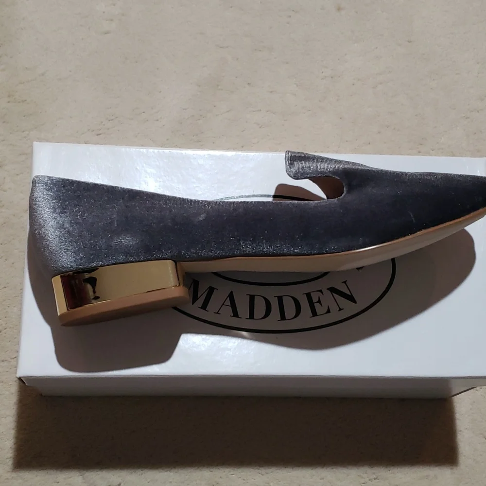 Shoes - Picture 2 of 6
